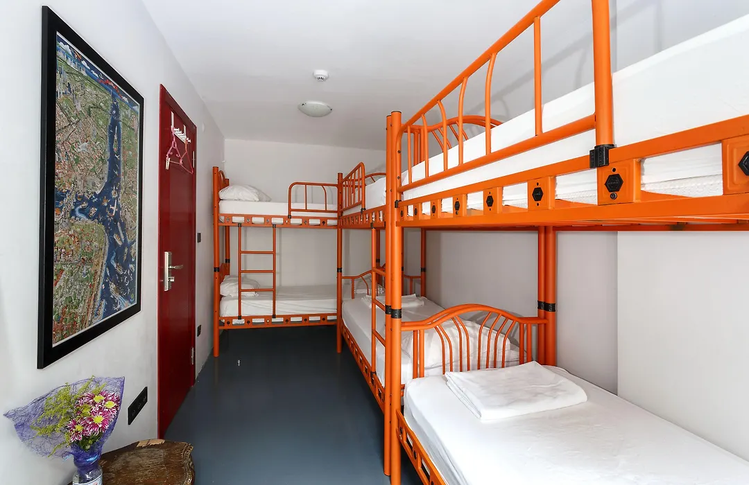 Hush Hostel Moda-1